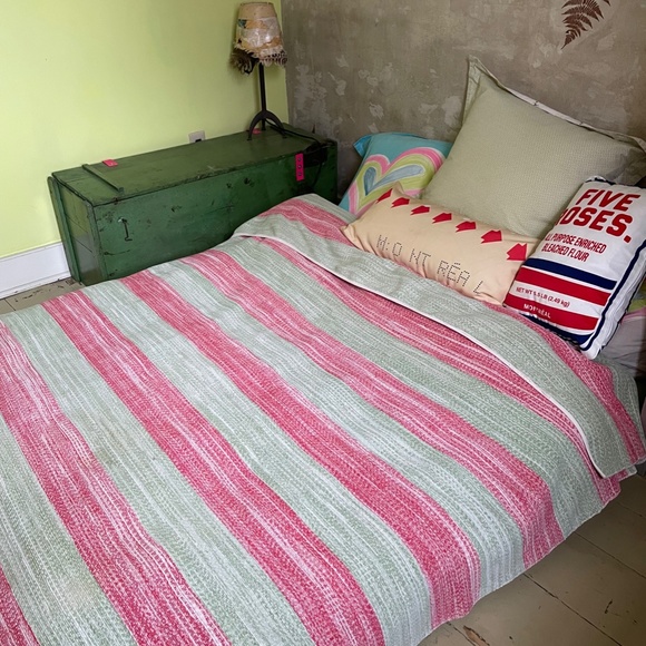 Vintage catalogne rag blanket, fits Queen bed. Striped, Red & Green. - Picture 6 of 14